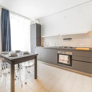  Appartamento Roomy Close To Subway M5!